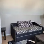 No Chores, 10Min To Downtown And 25Min To Niagara Falls