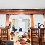 10 Mins To Airport Apt With King Beds