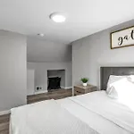 The Manhattan Retreat
