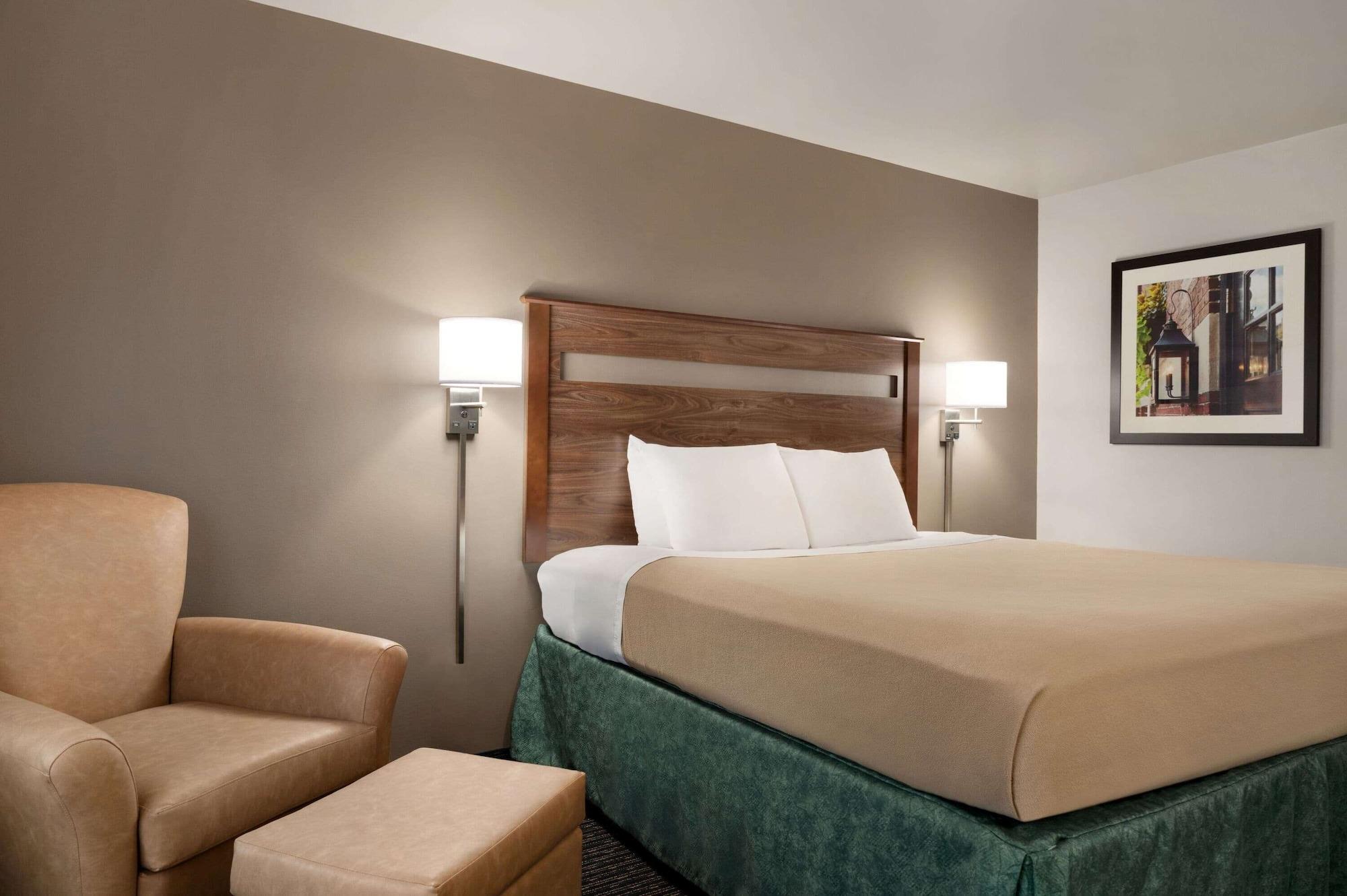 Baymont By Wyndham Hotel