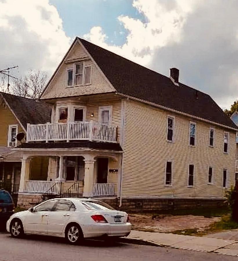 Cozy For 11 Near Downtown Buffalo. Buffalo