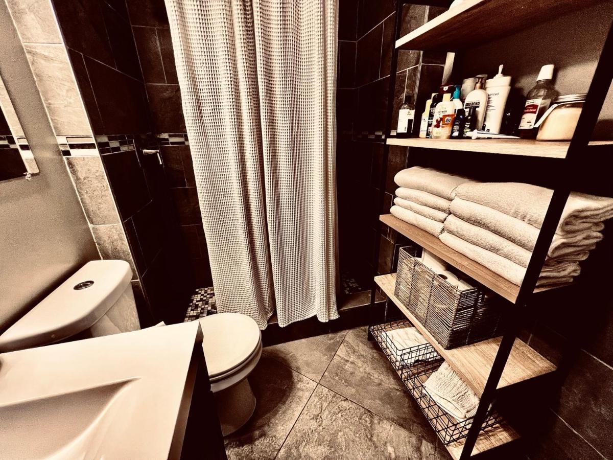 Cozy For 11 Near Downtown Buffalo. Apartamento