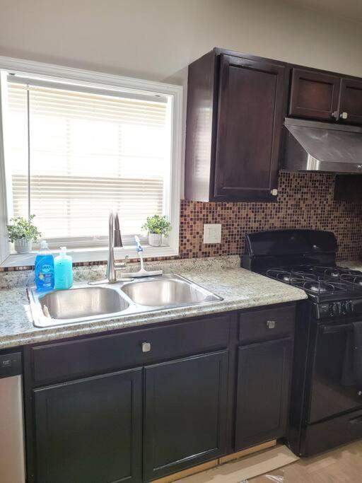 No Chores, 10min To Downtown And 25min To Niagara Falls Apartamento