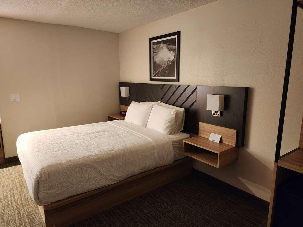 Western & Hotel 3*