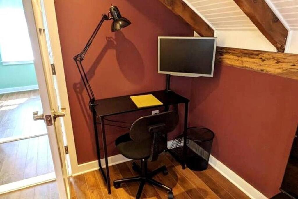 Walkable Elmwood Cottage, No Chores 4bath 4br 4car Casa de férias