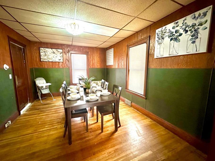 5 Bedroom House King Beds 1 Bath 20 Min To Falls Buffalo