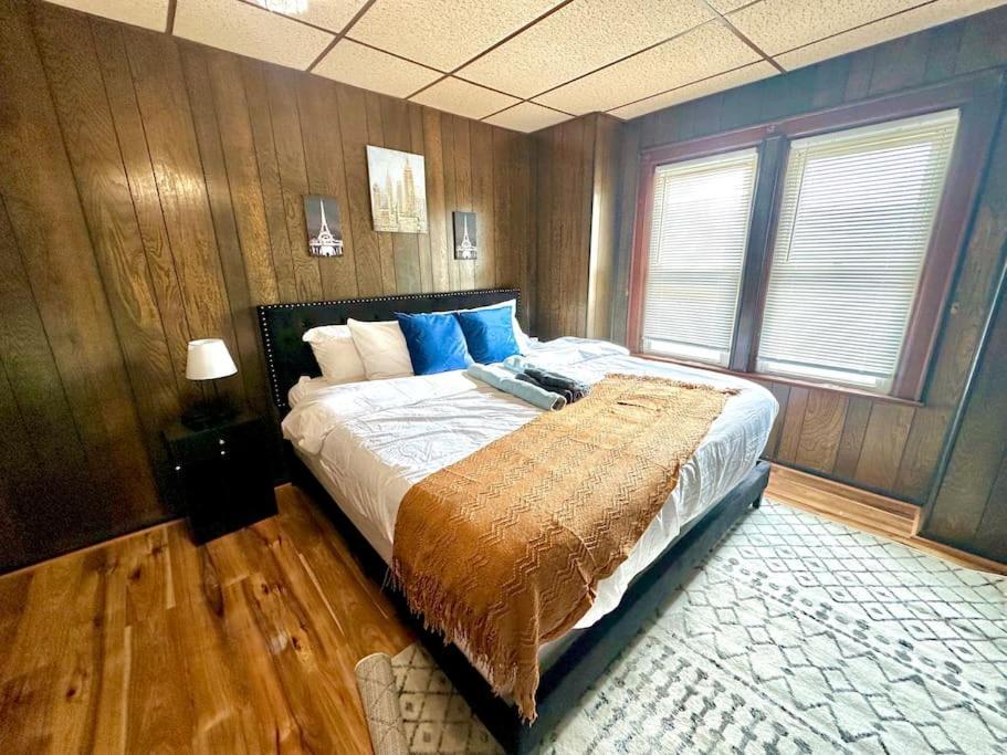 5 Bedroom House King Beds 1 Bath 20 Min To Falls * Buffalo