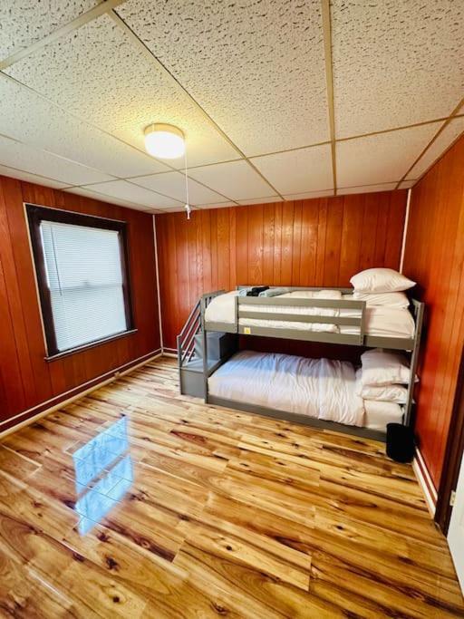 5 Bedroom House King Beds 1 Bath 20 Min To Falls Apartment