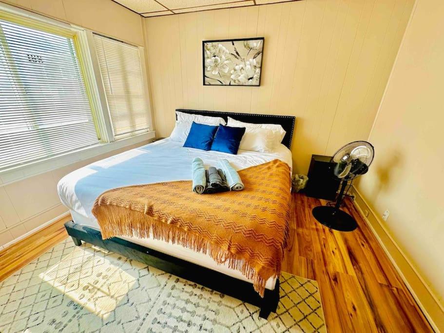 5 Bedroom House King Beds 1 Bath 20 Min To Falls Buffalo