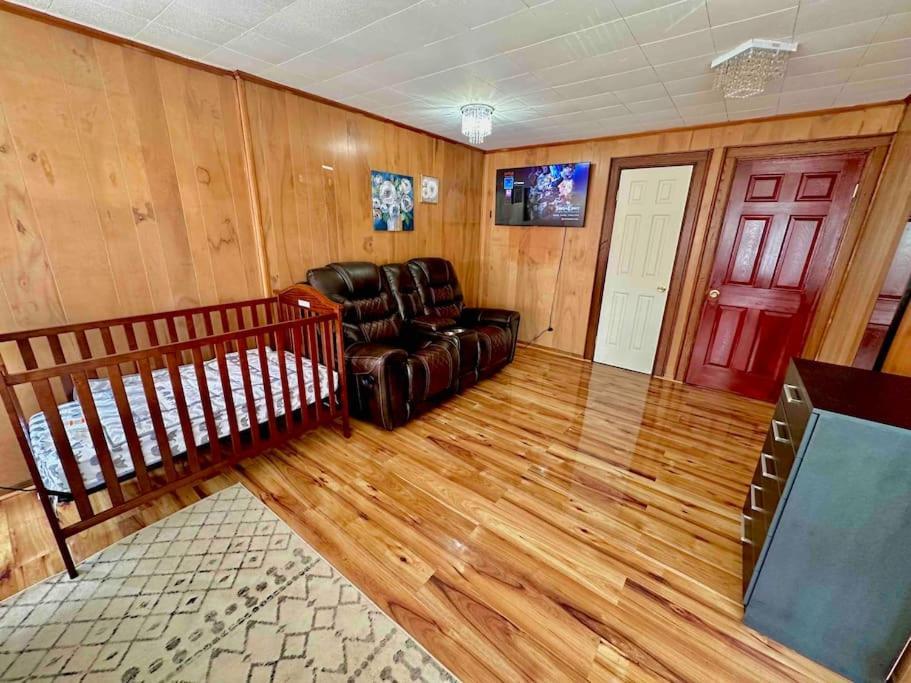 Apartment 5 Bedroom House King Beds 1 Bath 20 Min To Falls *