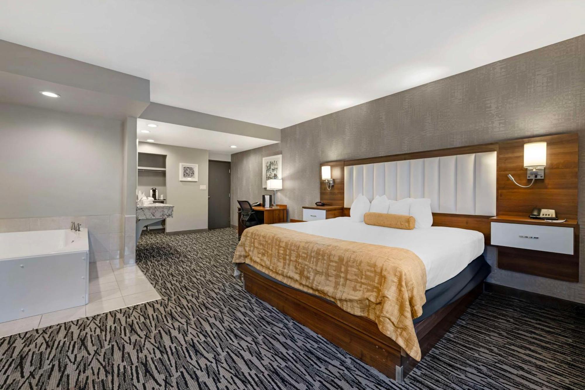 Western On The Avenue Hotel 3*