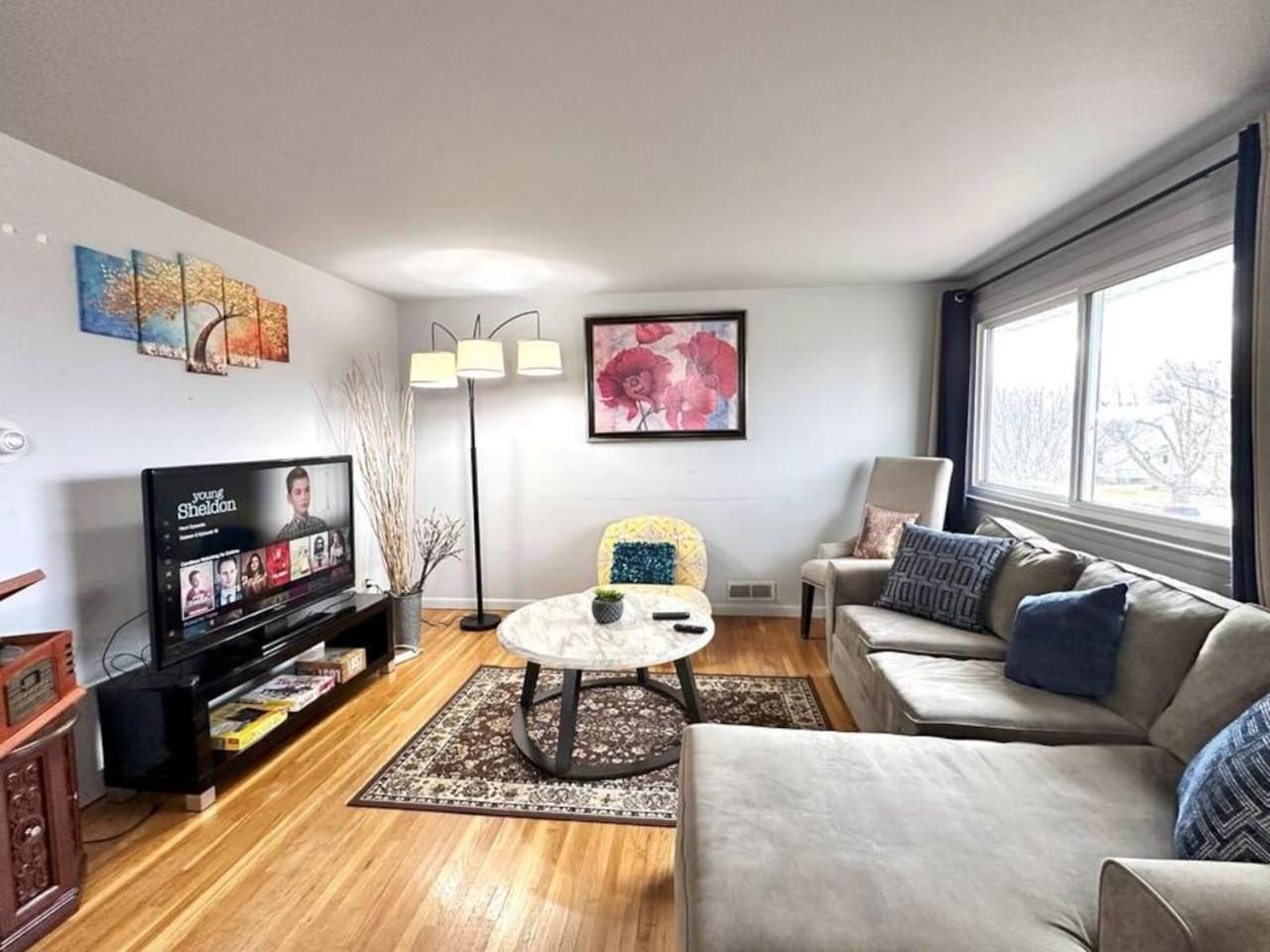 511) Cozy 3 Bedroom By Niagara Falls Holiday home *