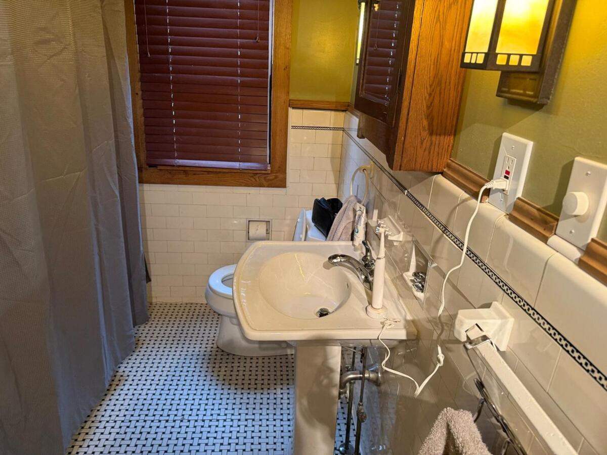 3 Bedroom Stylish House *