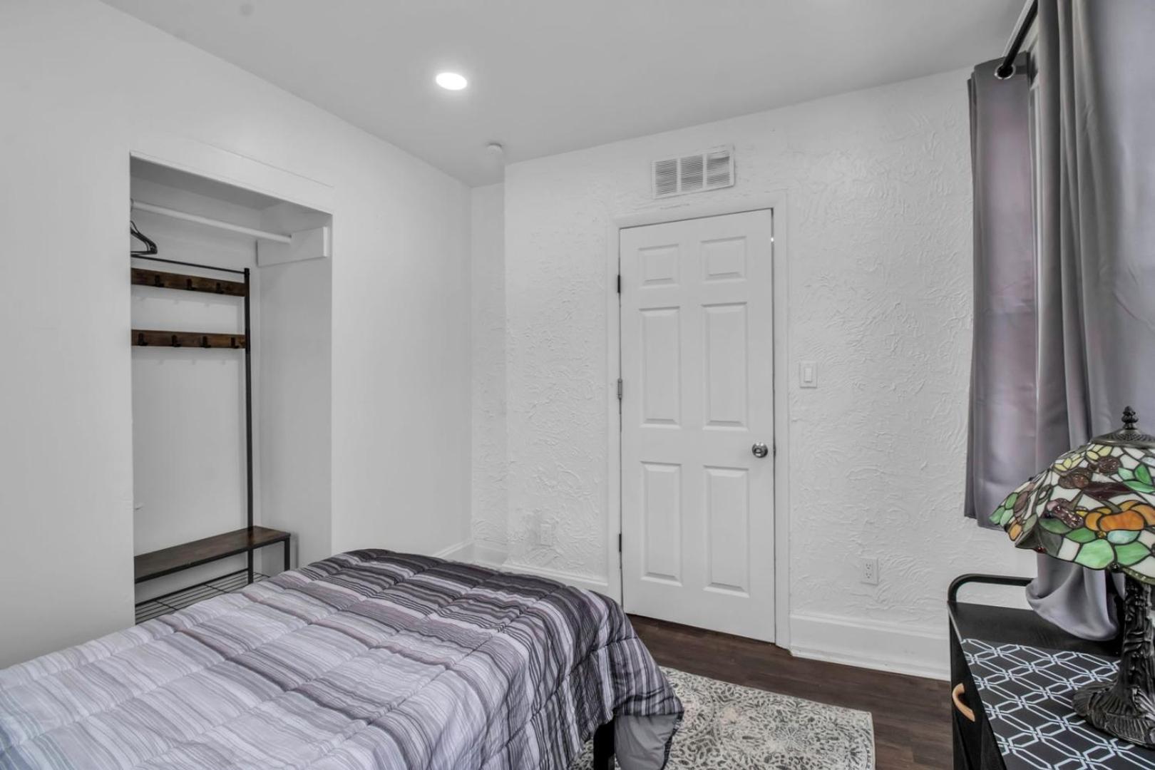 Casa de férias Spacious 4br Near Ub Niagara Falls - Pet Friendly