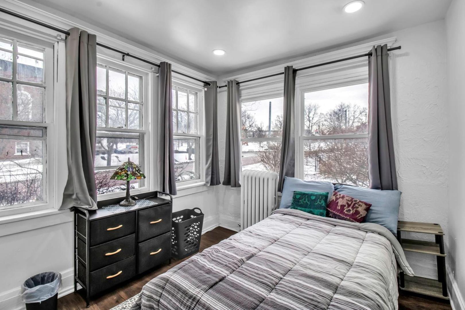 Spacious 4br Near Ub Niagara Falls - Pet Friendly *