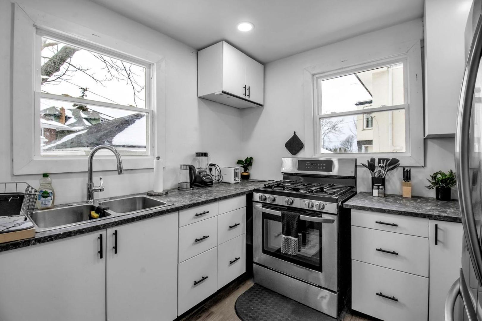Spacious 4br Near Ub Niagara Falls - Pet Friendly Casa de férias