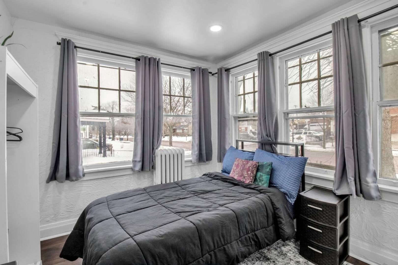 Spacious 4br Near Ub Niagara Falls - Pet Friendly * Buffalo