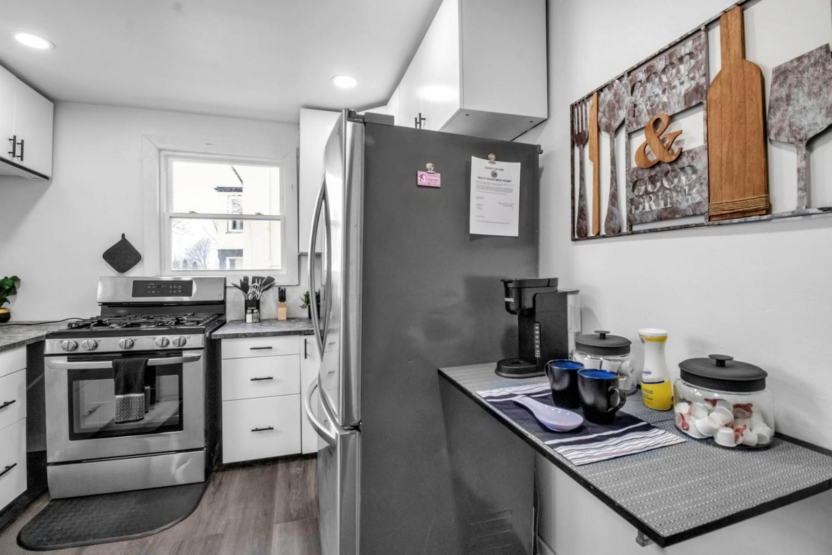 Casa de férias Spacious 4br Near Ub Niagara Falls - Pet Friendly *