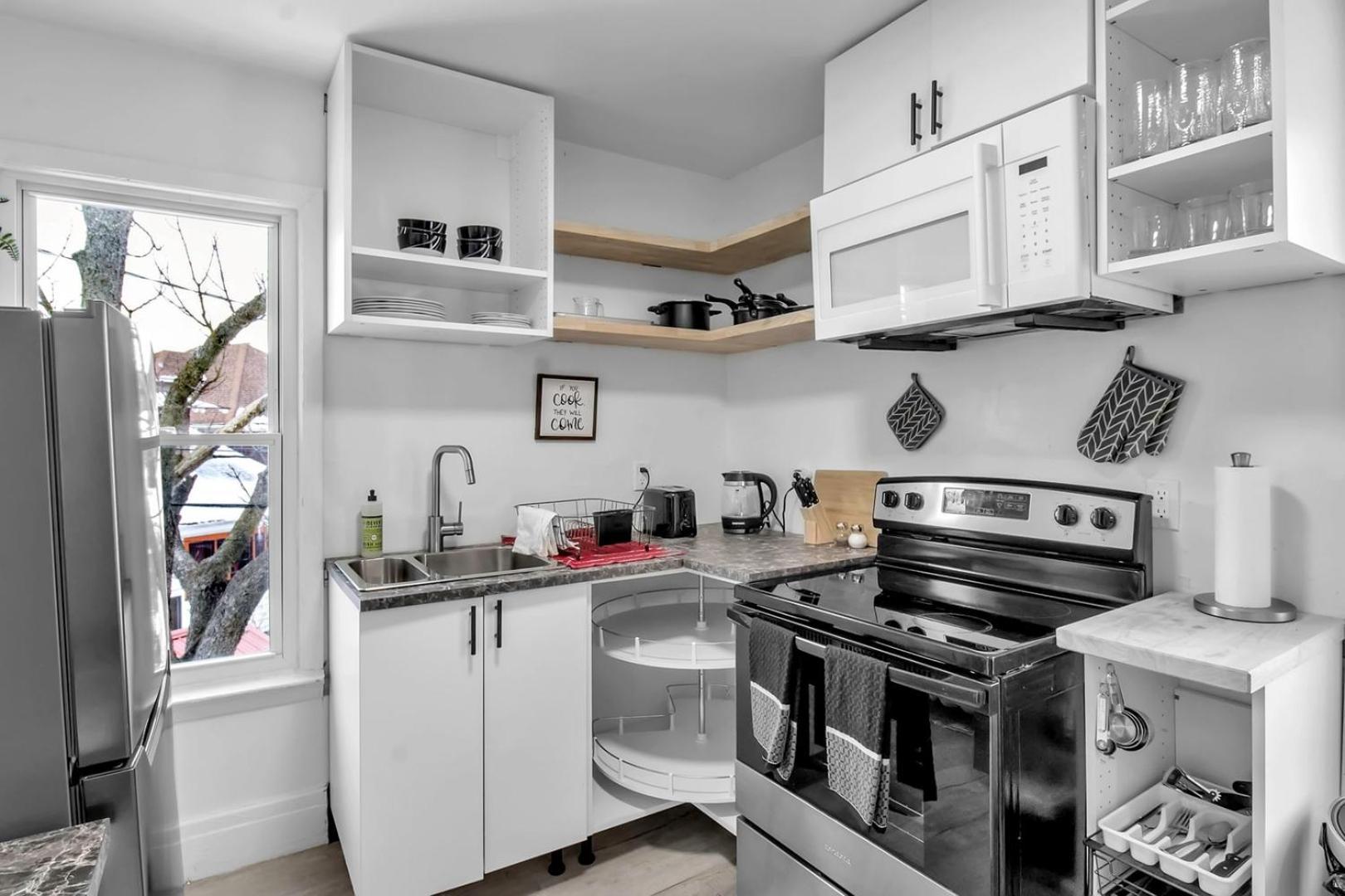 Casa de férias Spacious 4br Near Ub Niagara Falls - Pet Friendly Buffalo