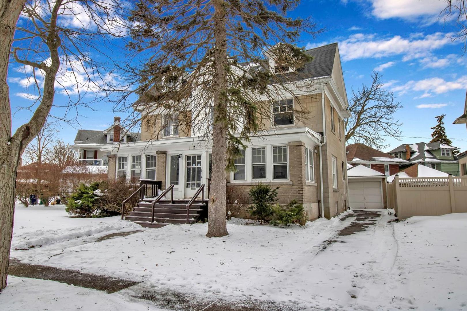 Casa de férias Spacious 4br Near Ub Niagara Falls - Pet Friendly *
