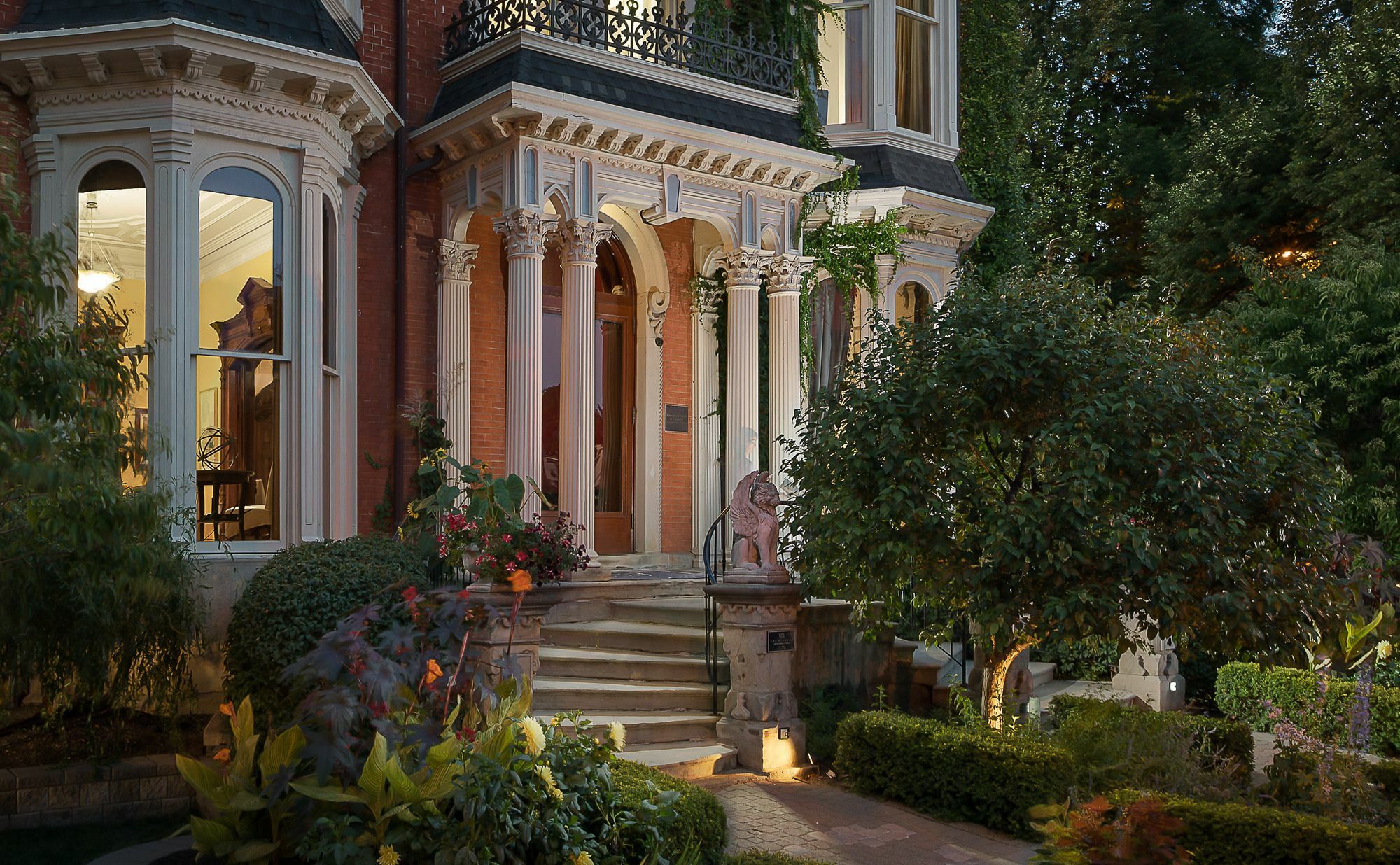 The Mansion On Delaware Avenue 4*