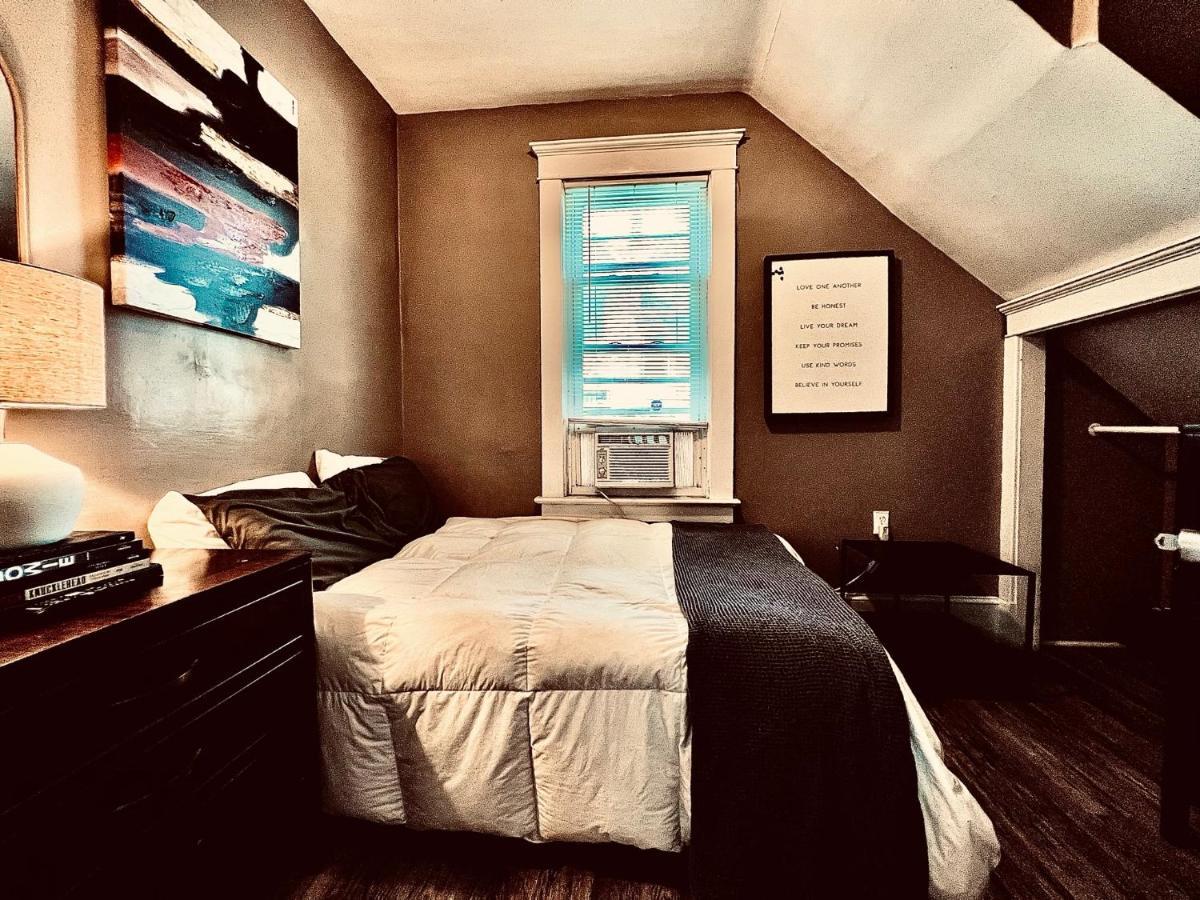 Apartment Cozy For 11 Near Downtown Buffalo. *